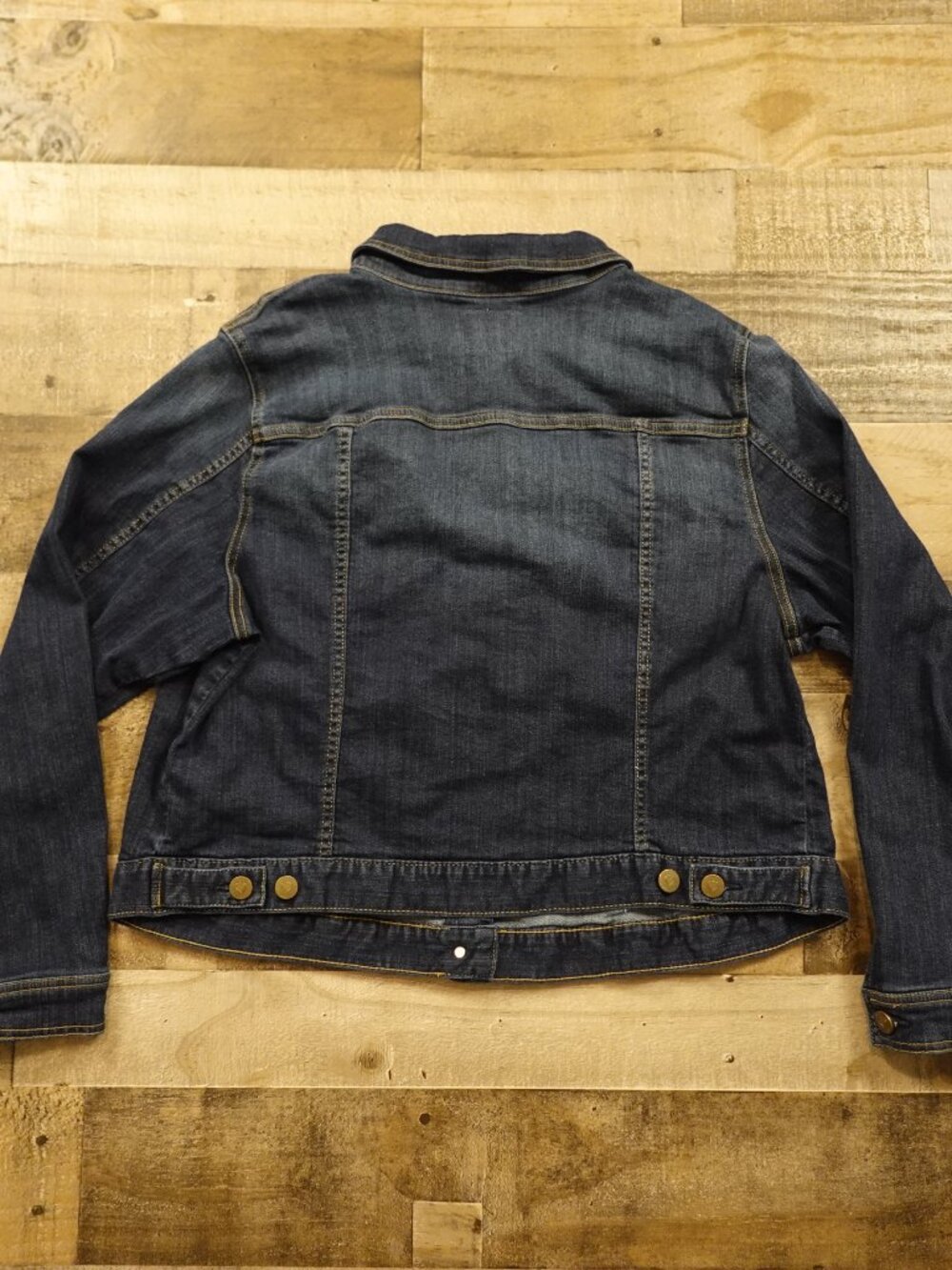 Torrid Denim Jacket Women's Size 3 Dark Wash Stretch Trucker Jean Jacket - Picture 7 of 9